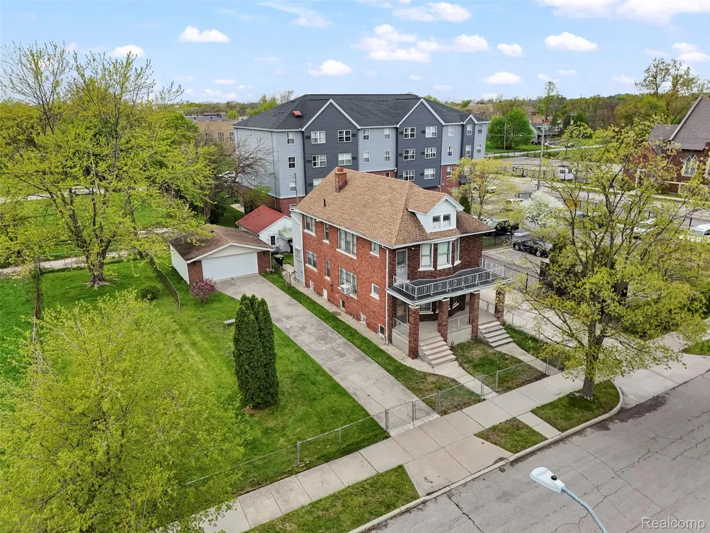 1423 Lakewood Street Detroit City MI 48215