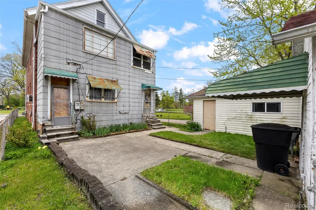1423 Lakewood Street Detroit City MI 48215