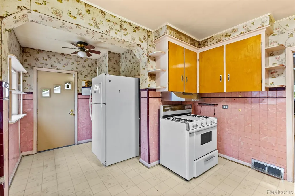 1423 Lakewood Street Detroit City MI 48215