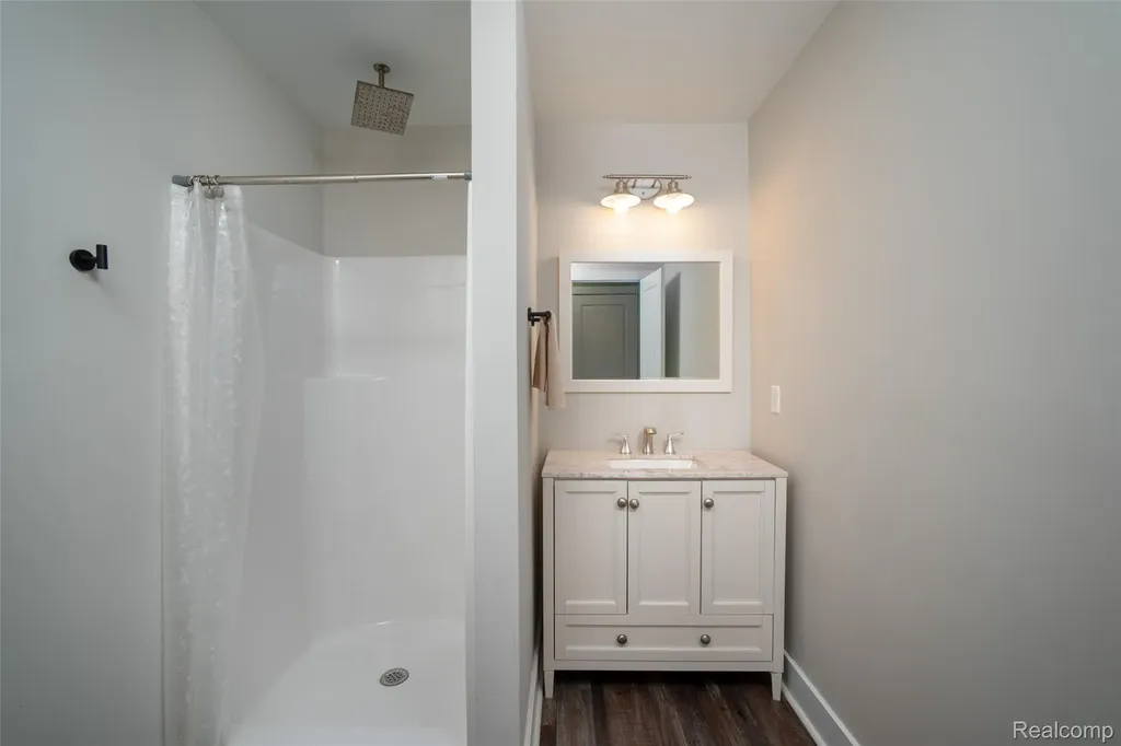 190 Whispering Pines Drive Fenton City MI 48430