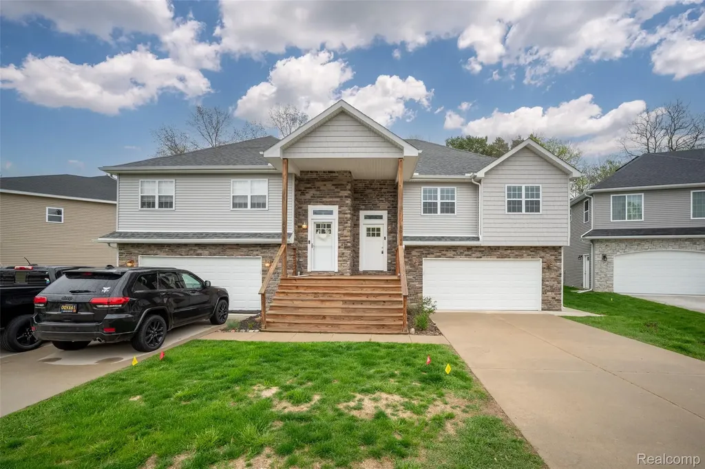 190 Whispering Pines Drive Fenton City MI 48430