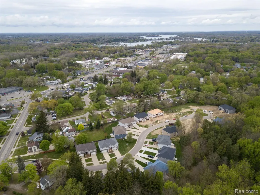 190 Whispering Pines Drive Fenton City MI 48430