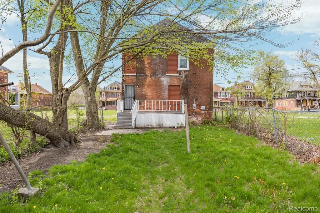 3010 Montclair Street Detroit City MI 48214