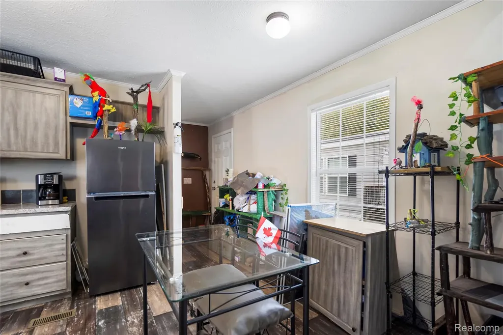 75 Woodridge Court White Lake Charter Township MI 48386