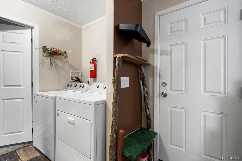 75 Woodridge Court White Lake Charter Township MI 48386