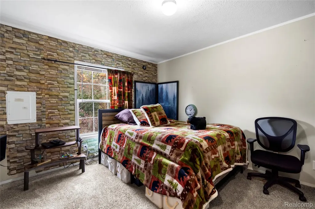 75 Woodridge Court White Lake Charter Township MI 48386