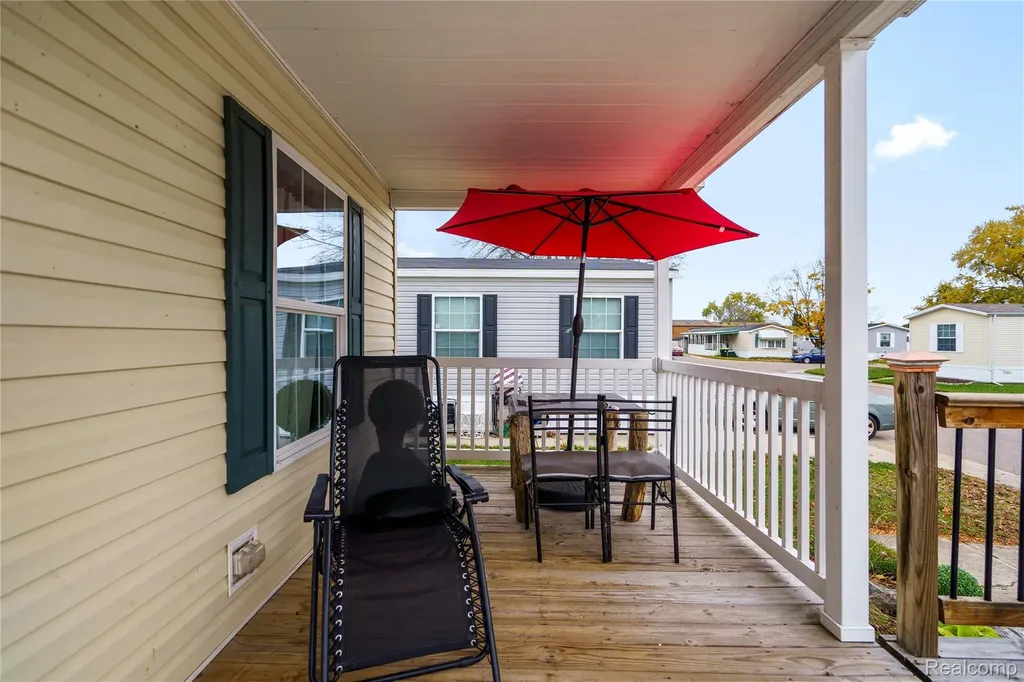 75 Woodridge Court White Lake Charter Township MI 48386