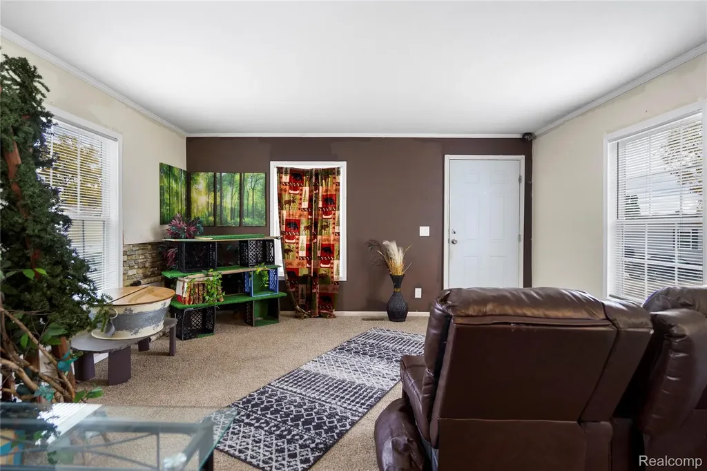 75 Woodridge Court White Lake Charter Township MI 48386