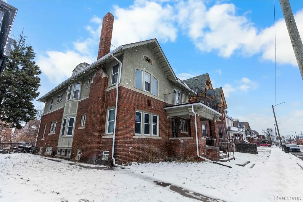 681 Clairmount Street Detroit City MI 48202