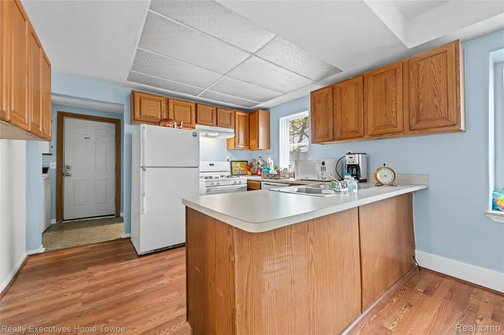 16258 Evergreen Avenue Eastpointe City MI 48021