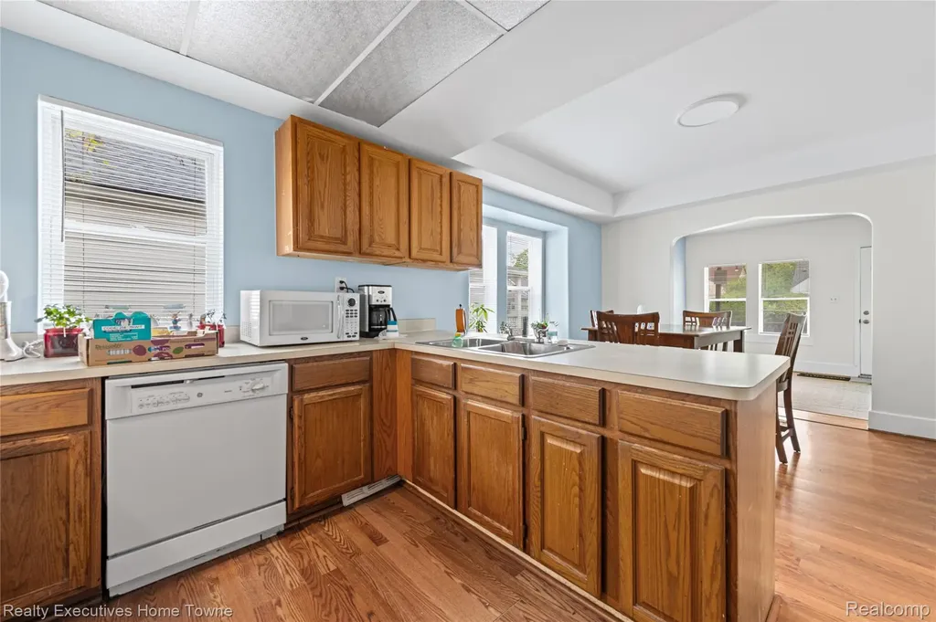 16258 Evergreen Avenue Eastpointe City MI 48021