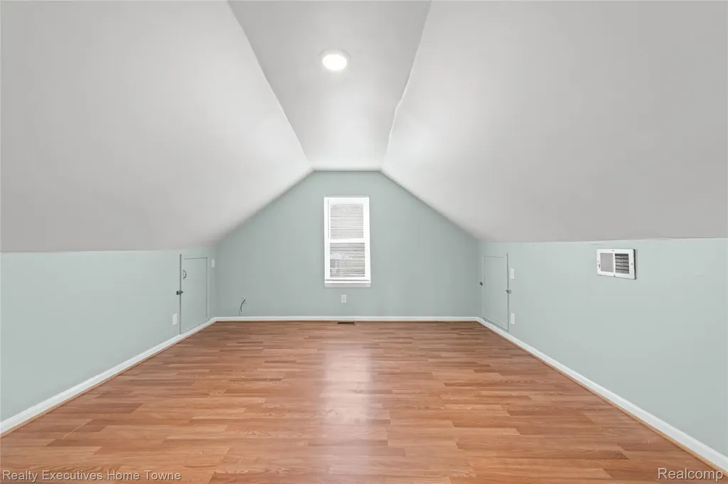 16258 Evergreen Avenue Eastpointe City MI 48021
