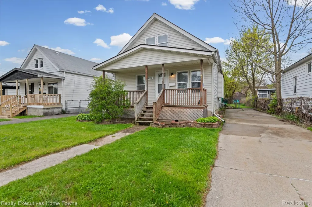 16258 Evergreen Avenue Eastpointe City MI 48021