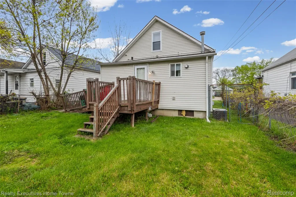 16258 Evergreen Avenue Eastpointe City MI 48021