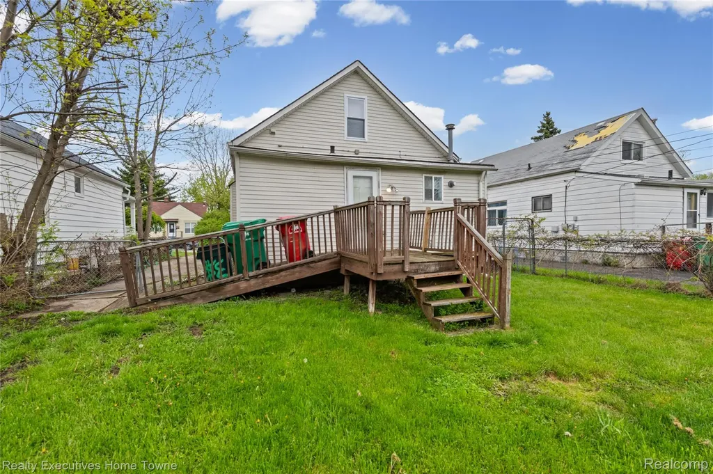 16258 Evergreen Avenue Eastpointe City MI 48021
