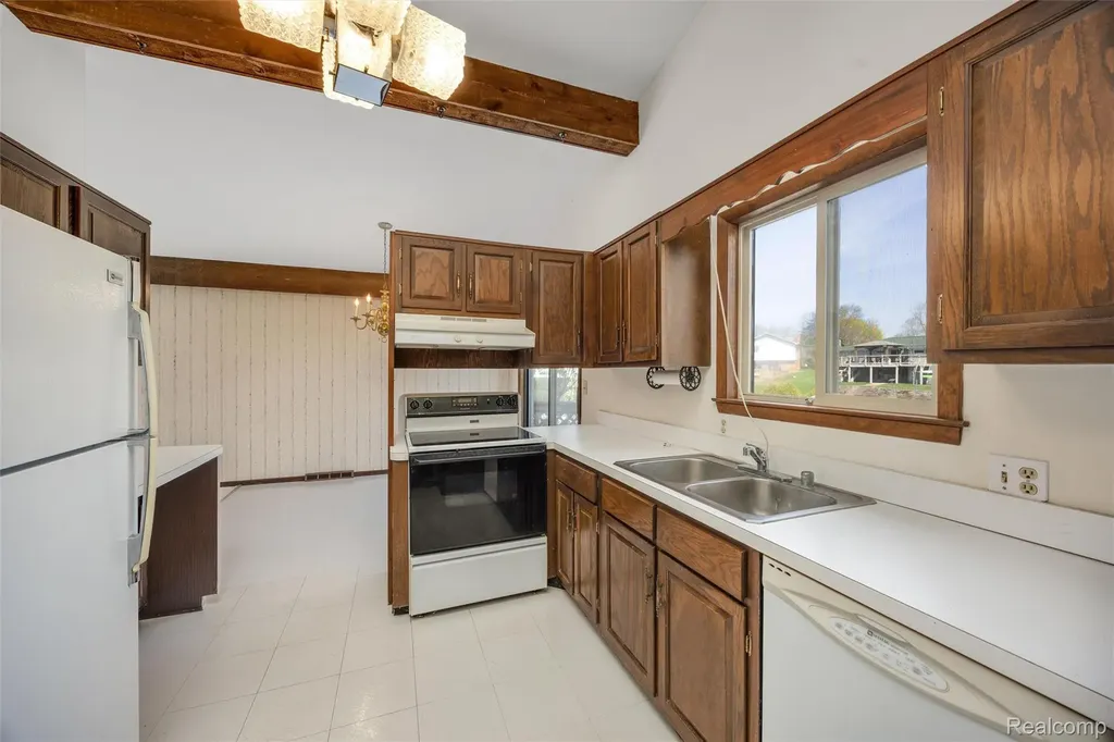 3036 Shawnee Lane Waterford Charter Township MI 48329