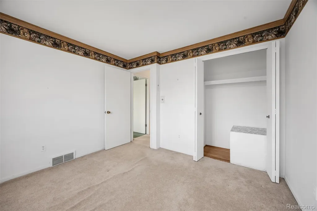 3036 Shawnee Lane Waterford Charter Township MI 48329