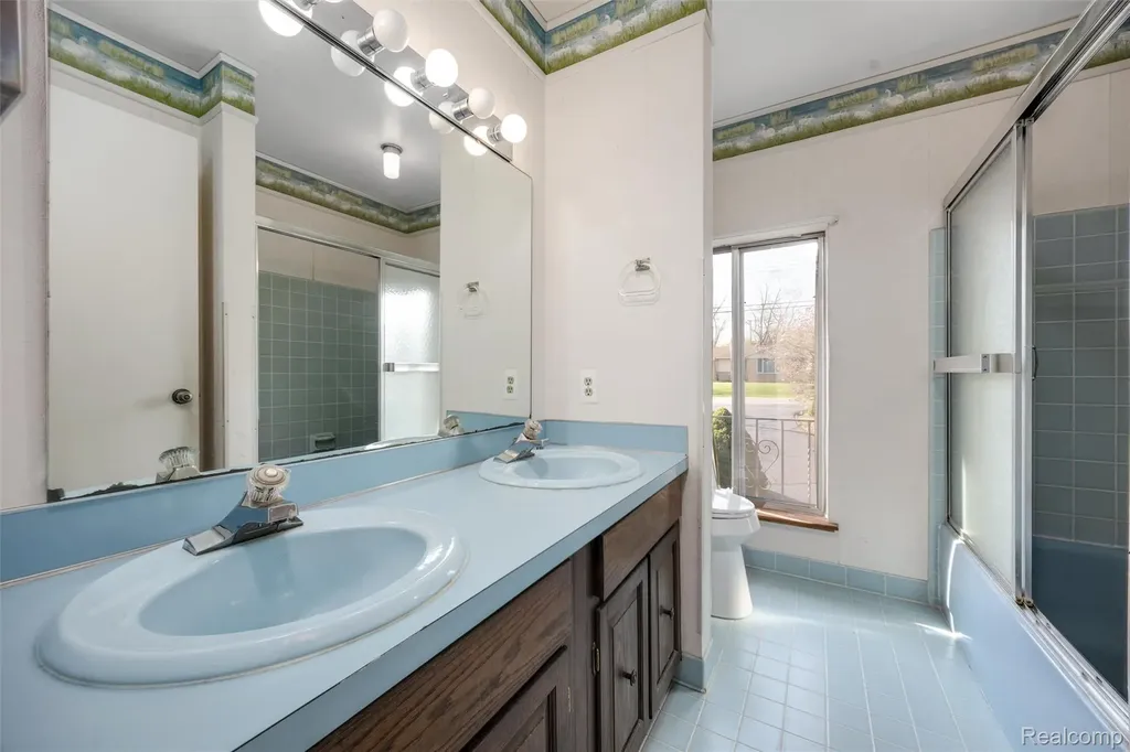 3036 Shawnee Lane Waterford Charter Township MI 48329