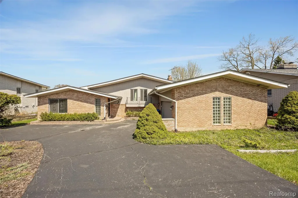 3036 Shawnee Lane Waterford Charter Township MI 48329