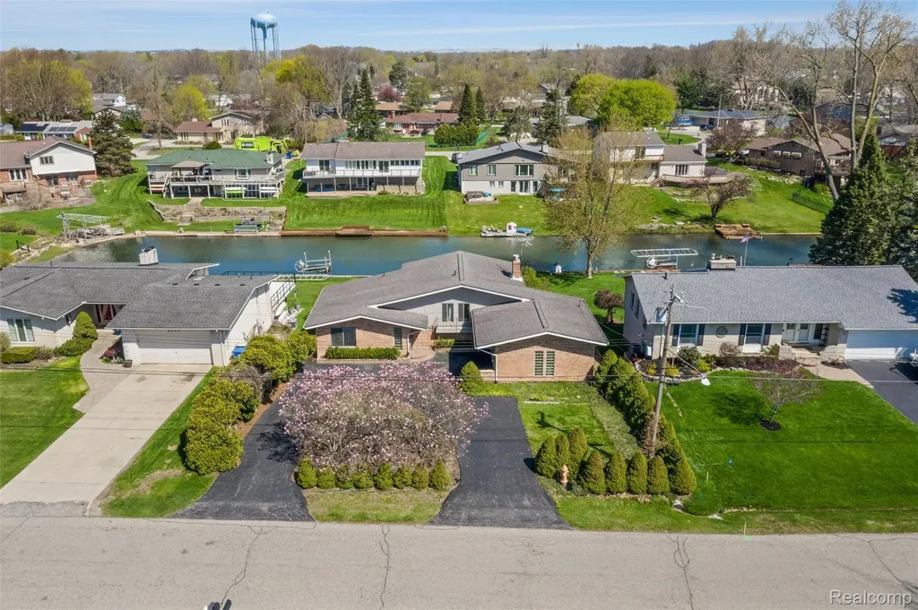 3036 Shawnee Lane Waterford Charter Township MI 48329