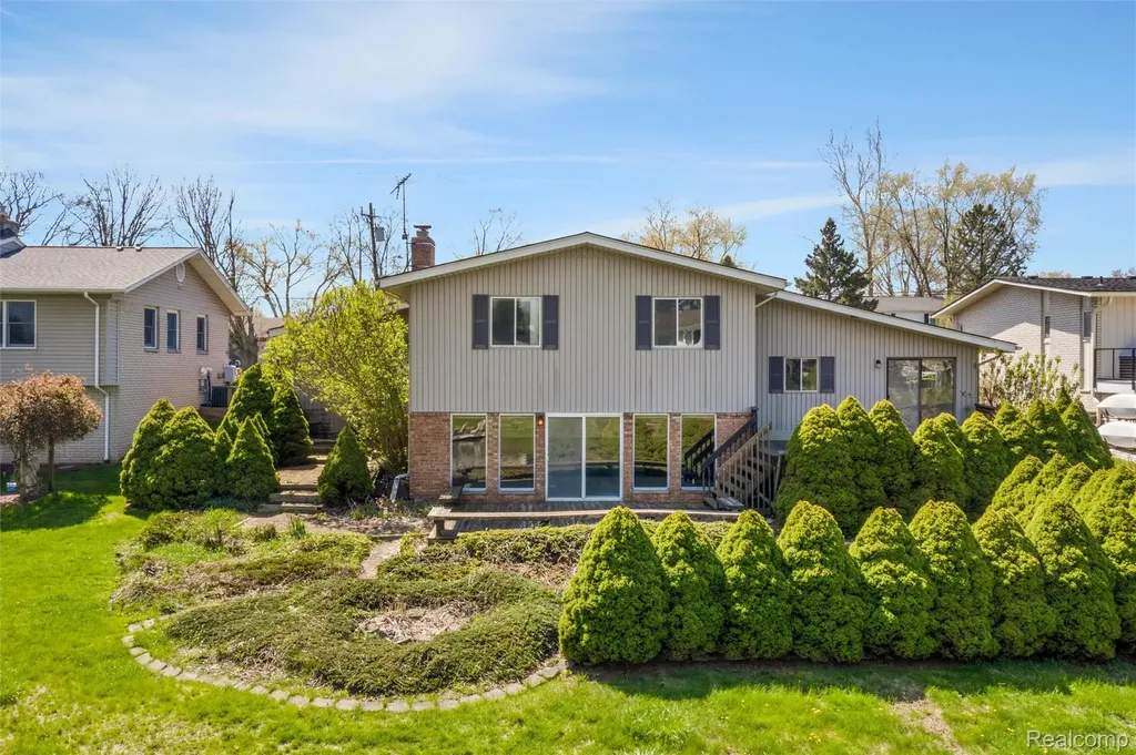 3036 Shawnee Lane Waterford Charter Township MI 48329