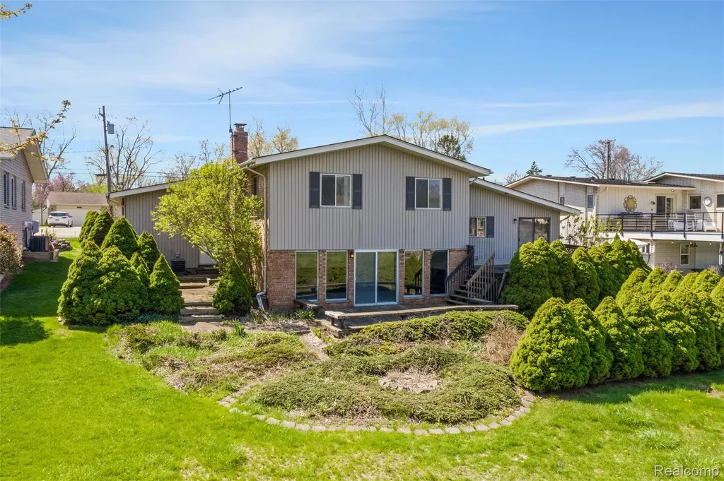 3036 Shawnee Lane Waterford Charter Township MI 48329