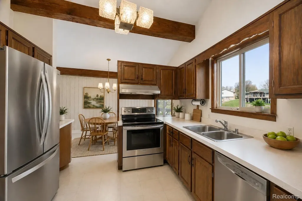 3036 Shawnee Lane Waterford Charter Township MI 48329