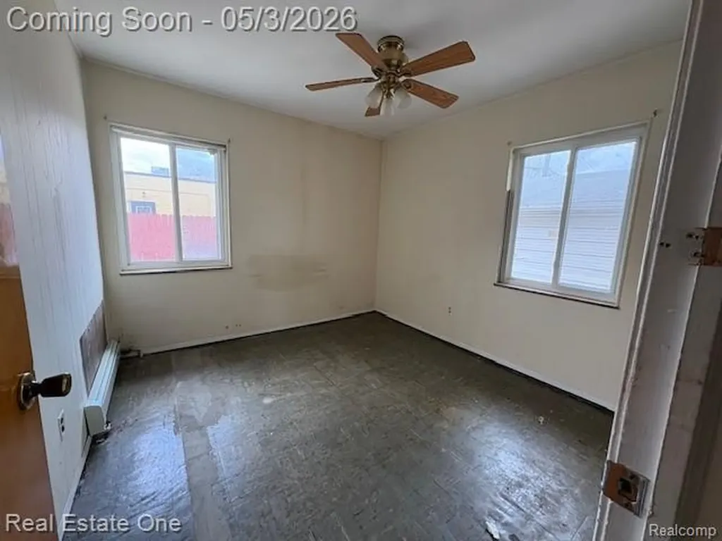 11629 Centralia Redford Charter Township MI 48239