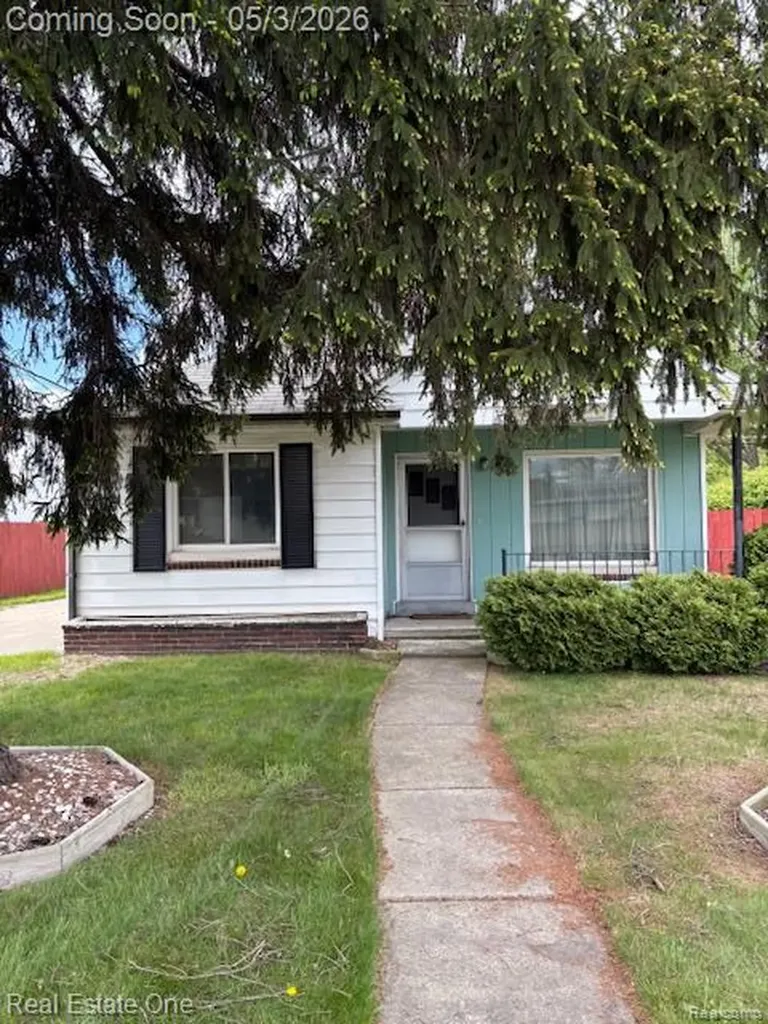 11629 Centralia Redford Charter Township MI 48239