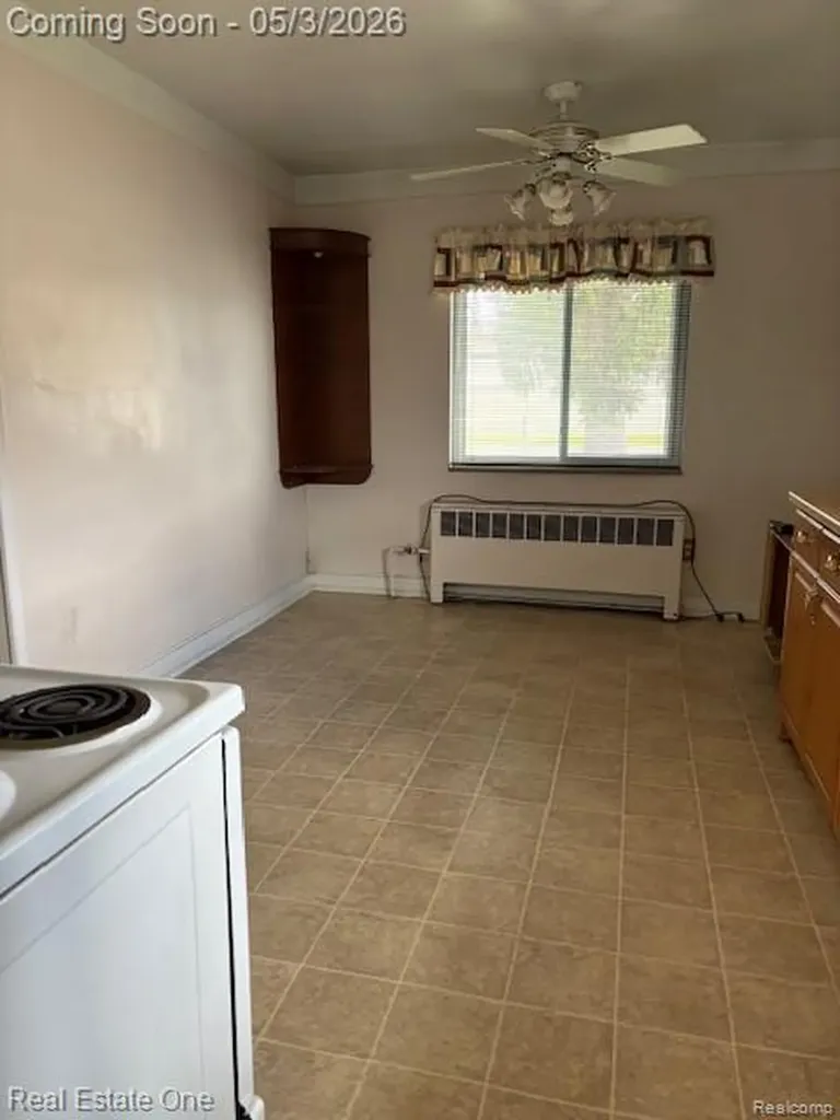 11629 Centralia Redford Charter Township MI 48239