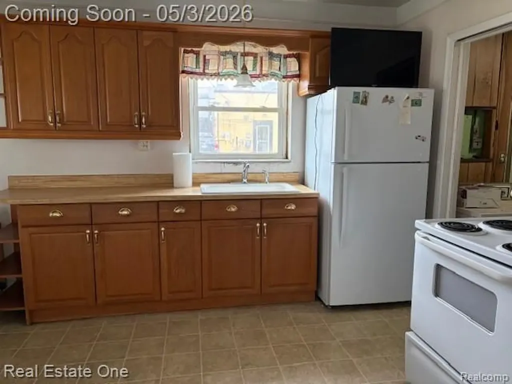 11629 Centralia Redford Charter Township MI 48239