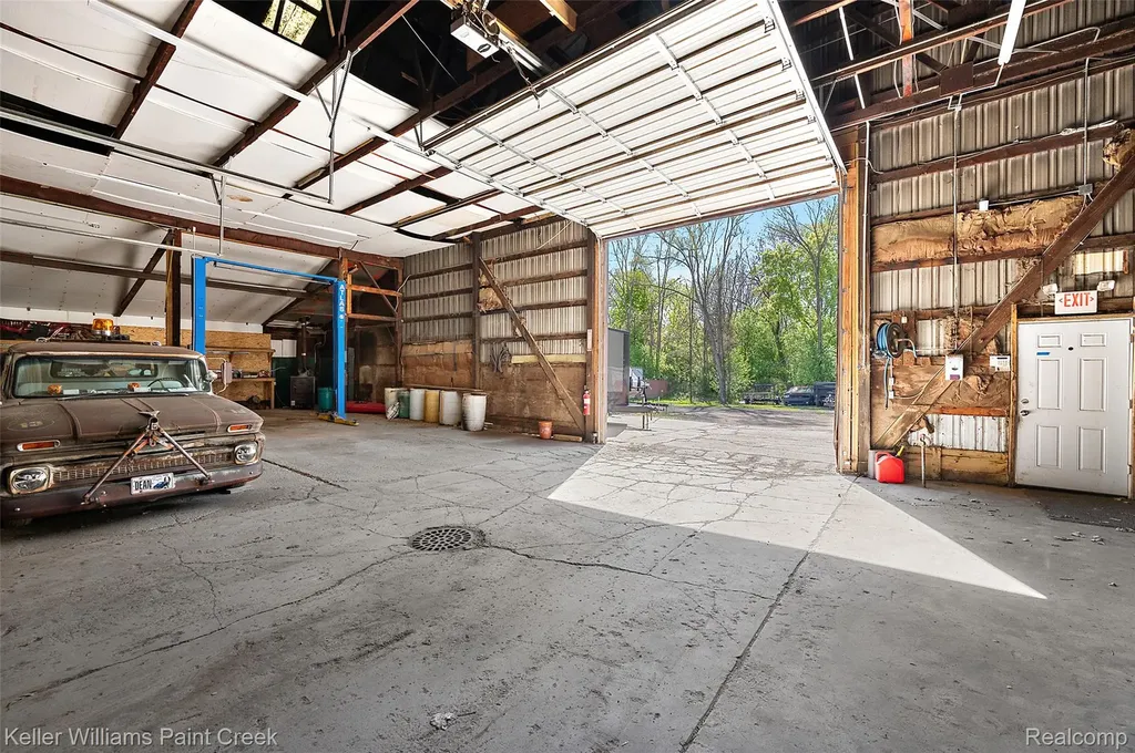 4376 Beecher Road Flint Charter Township MI 48532