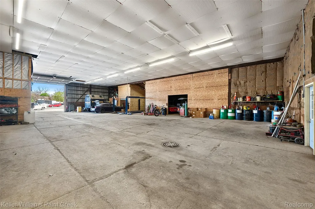 4376 Beecher Road Flint Charter Township MI 48532