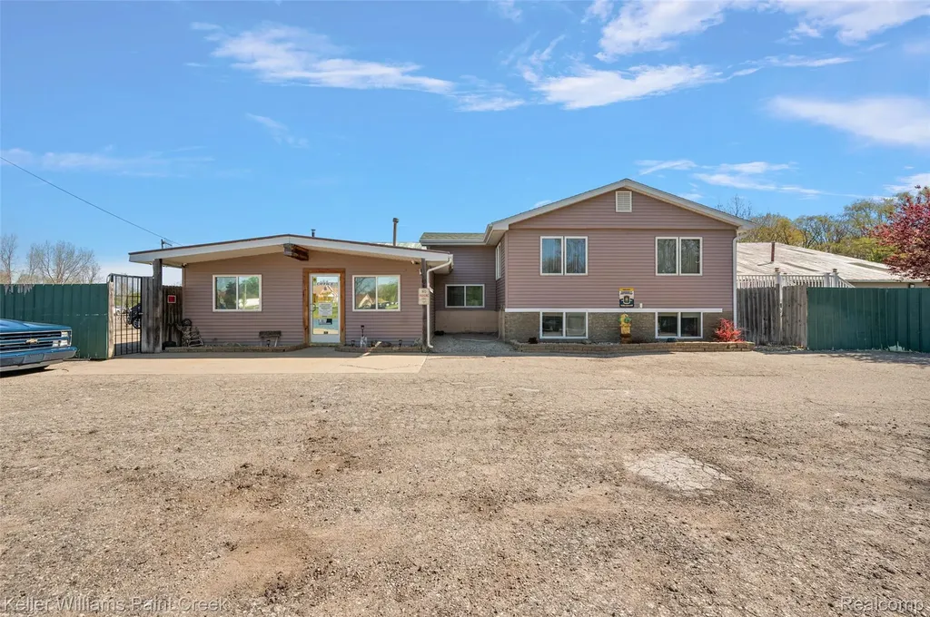 4376 Beecher Road Flint Charter Township MI 48532
