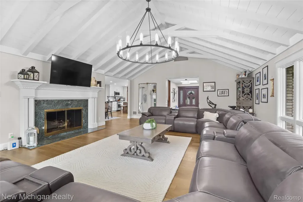 33733 Braebury Ridge Farmington Hills City MI 48331