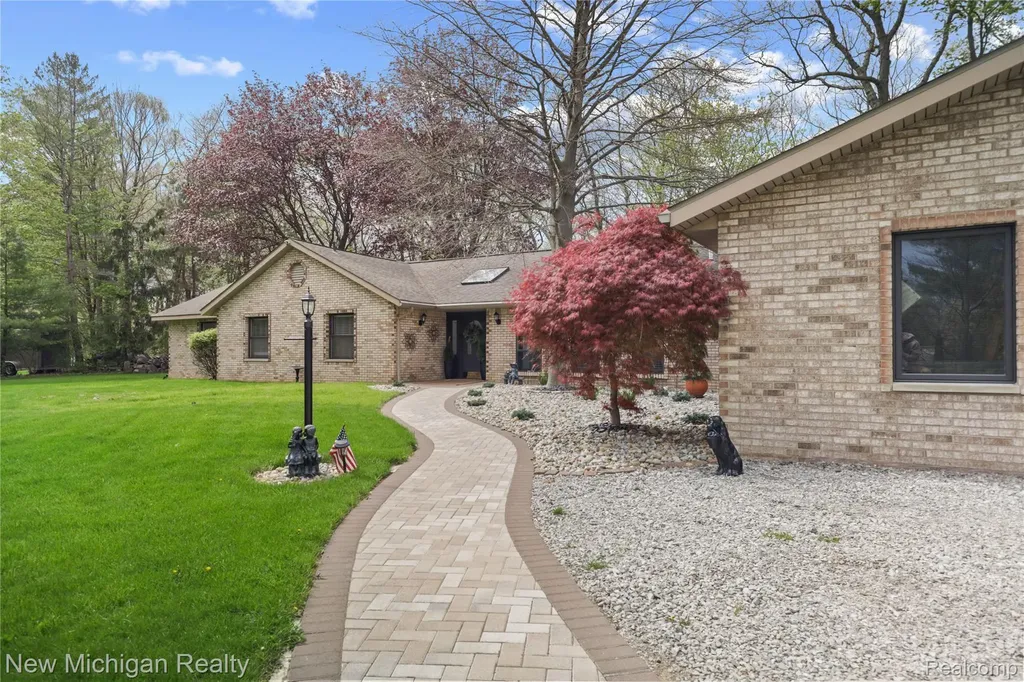 33733 Braebury Ridge Farmington Hills City MI 48331