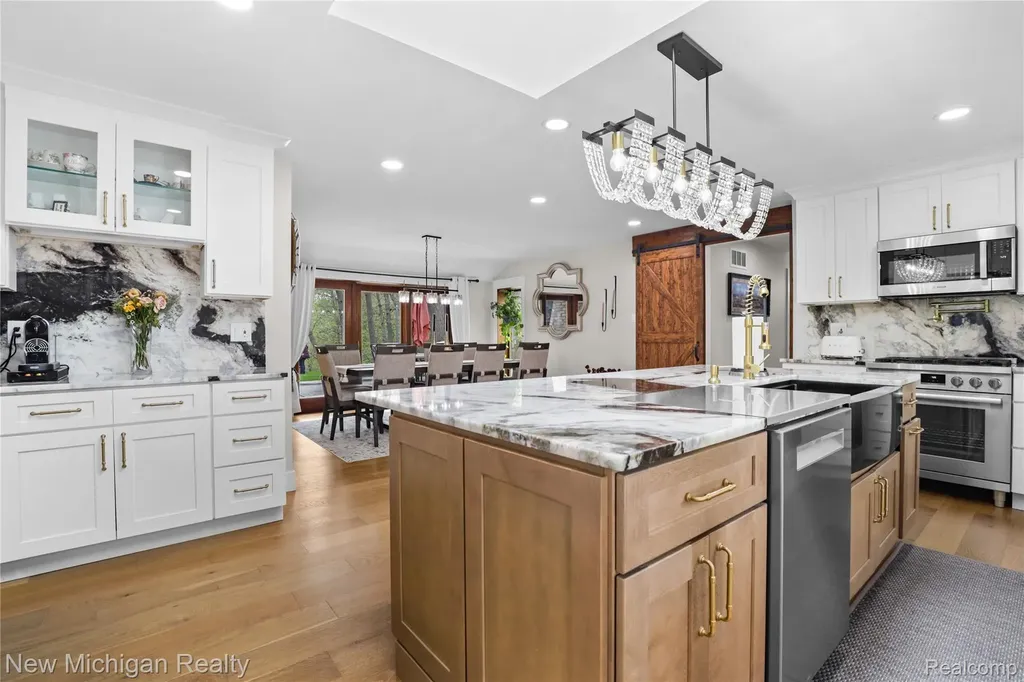 33733 Braebury Ridge Farmington Hills City MI 48331