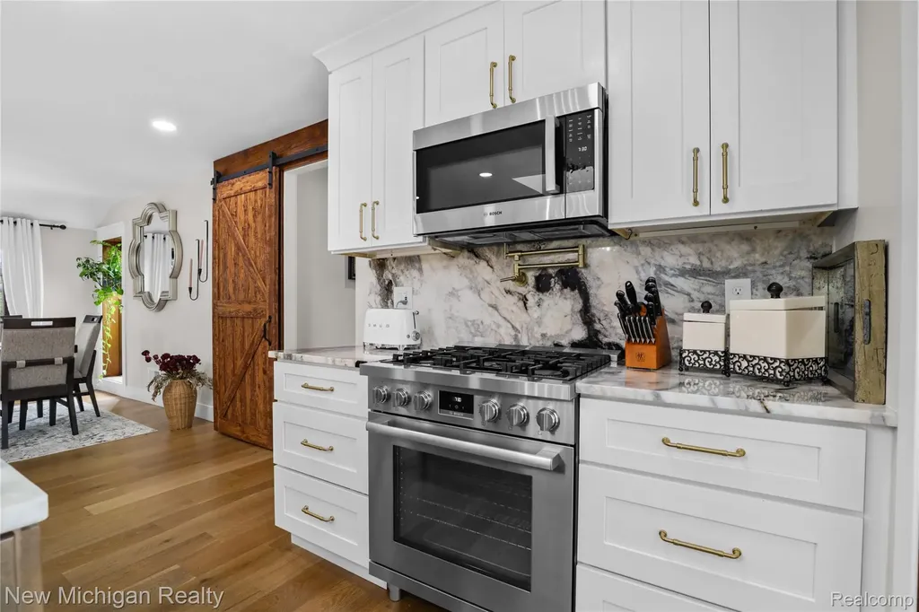 33733 Braebury Ridge Farmington Hills City MI 48331