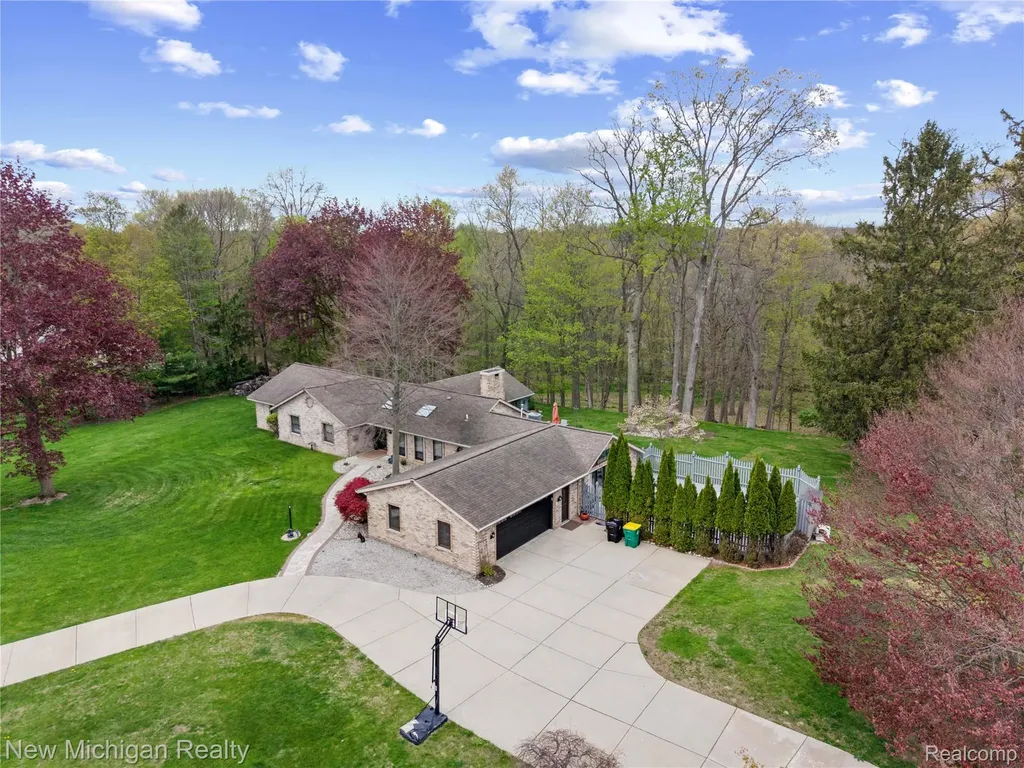 33733 Braebury Ridge Farmington Hills City MI 48331