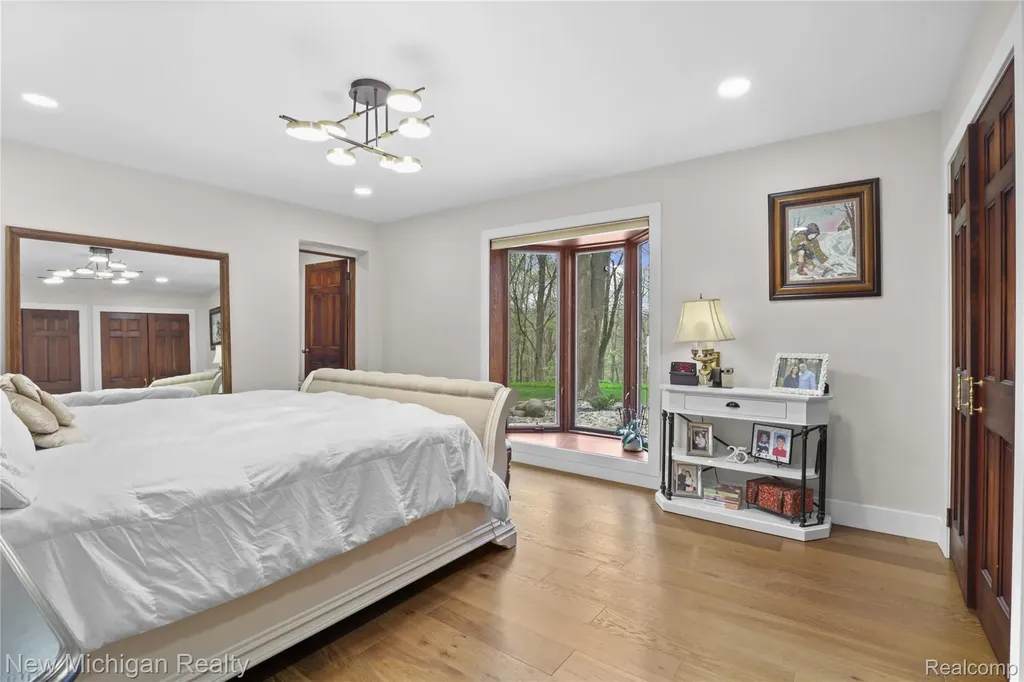 33733 Braebury Ridge Farmington Hills City MI 48331