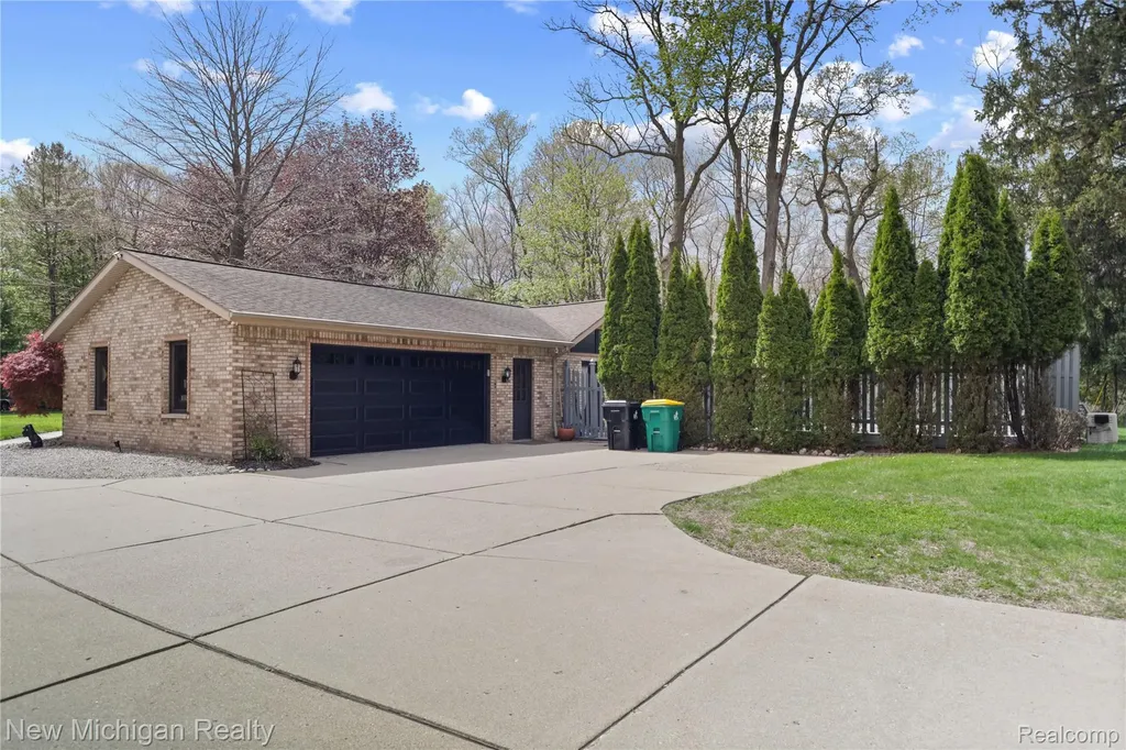 33733 Braebury Ridge Farmington Hills City MI 48331