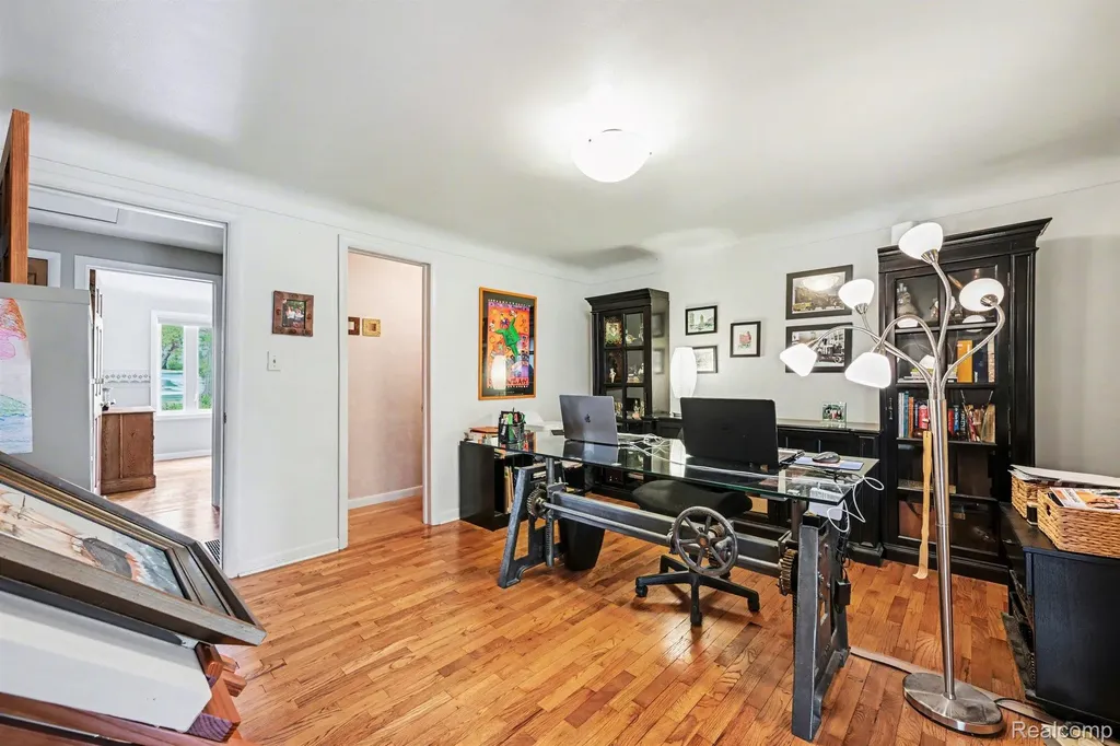 2080 Teggerdine Road White Lake Charter Township MI 48386