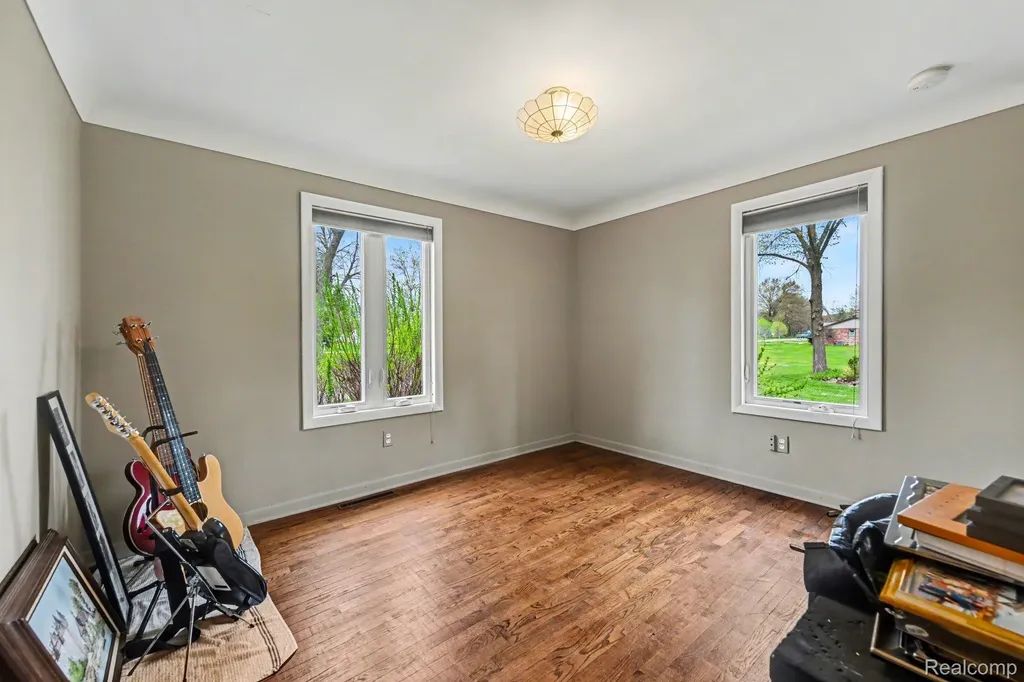2080 Teggerdine Road White Lake Charter Township MI 48386