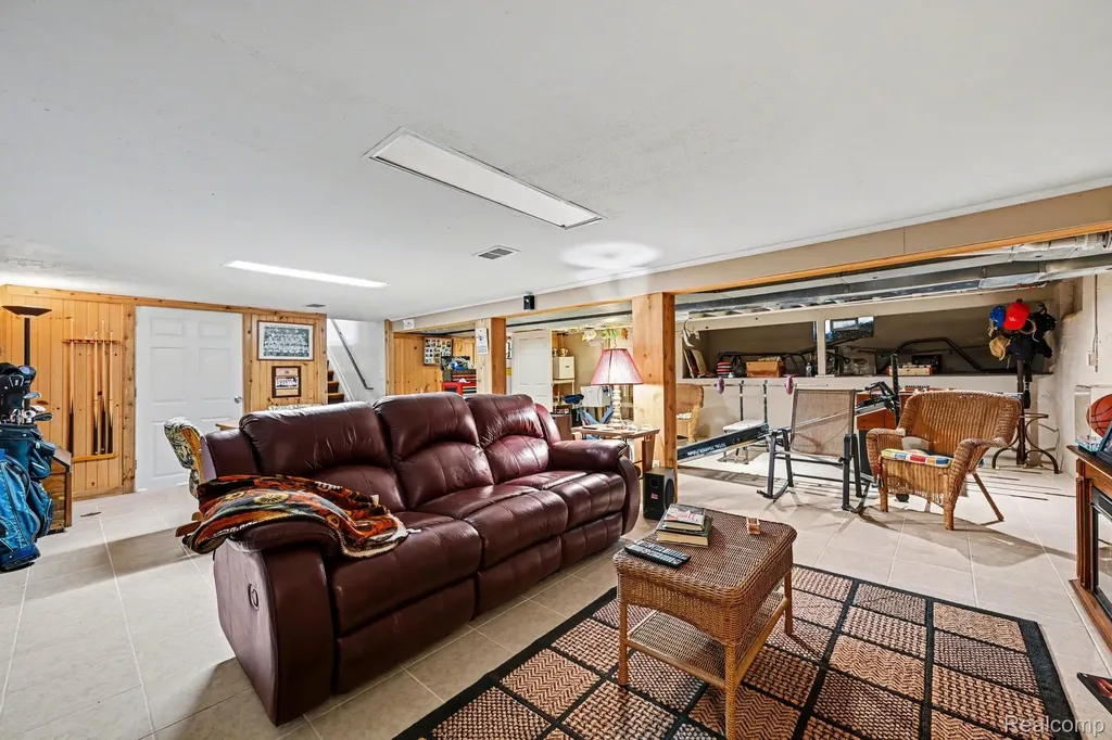 2080 Teggerdine Road White Lake Charter Township MI 48386