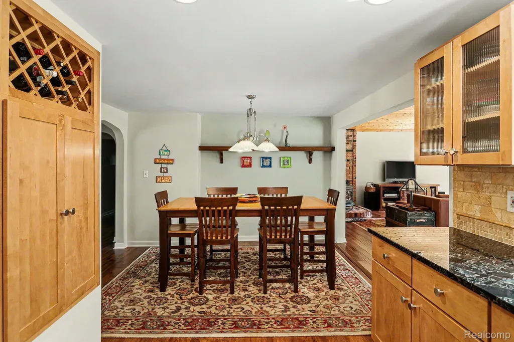2080 Teggerdine Road White Lake Charter Township MI 48386