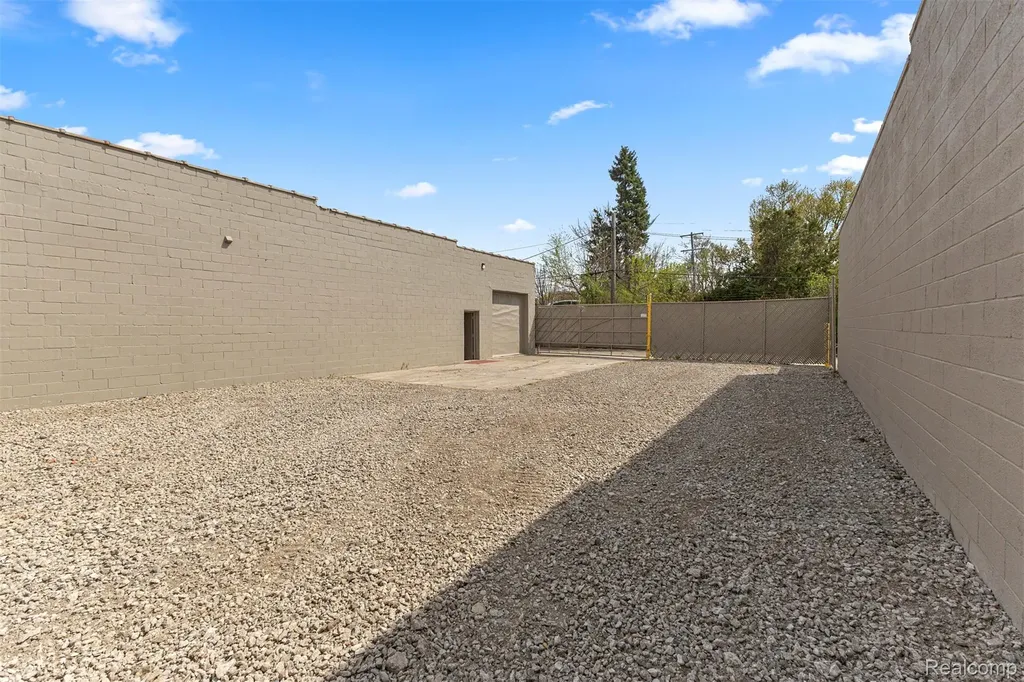 20825 Joy Road Detroit City MI 48228