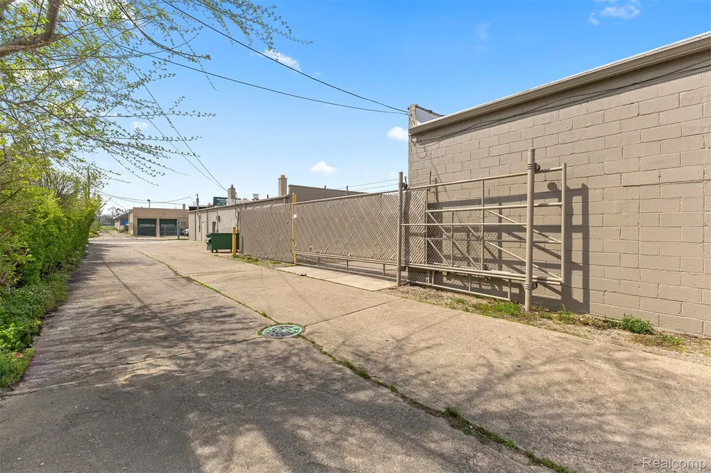 20825 Joy Road Detroit City MI 48228