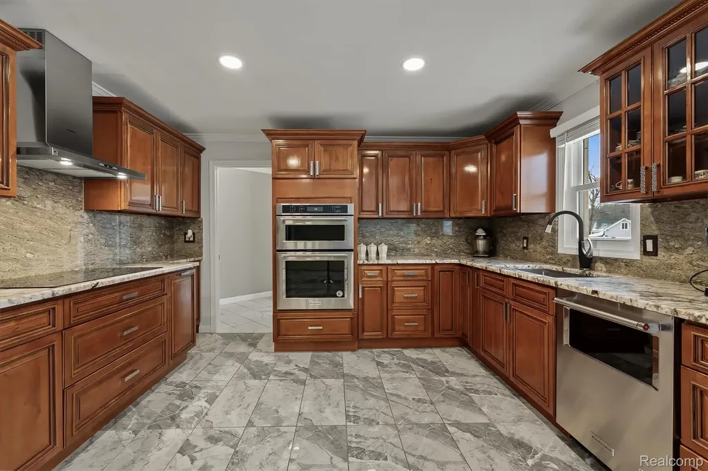 15500 Millar Road Clinton Charter Township MI 48036