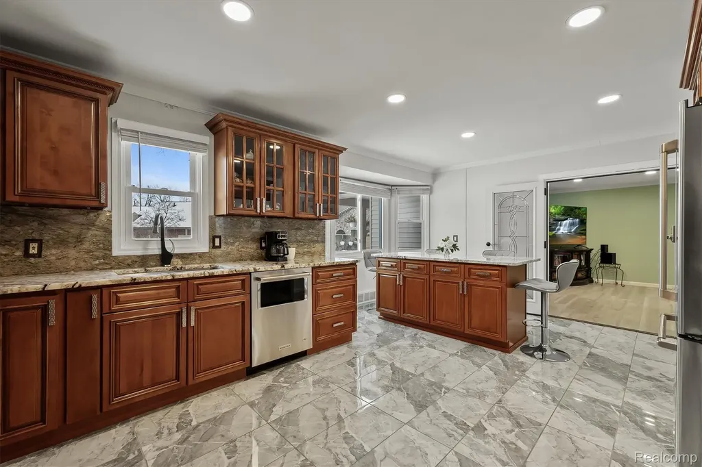15500 Millar Road Clinton Charter Township MI 48036
