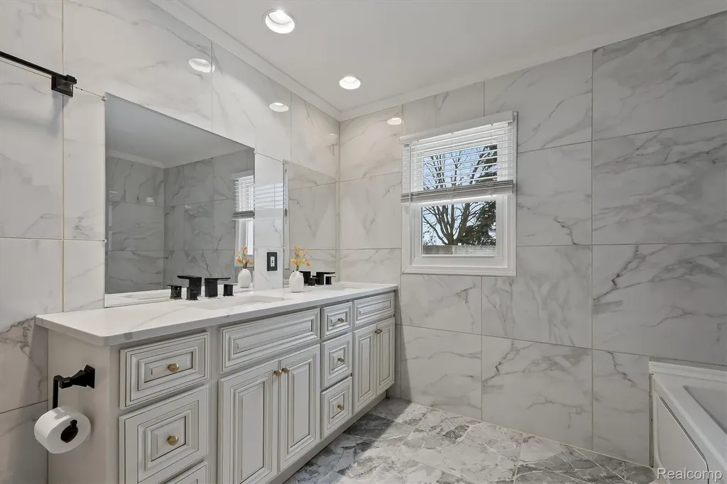 15500 Millar Road Clinton Charter Township MI 48036